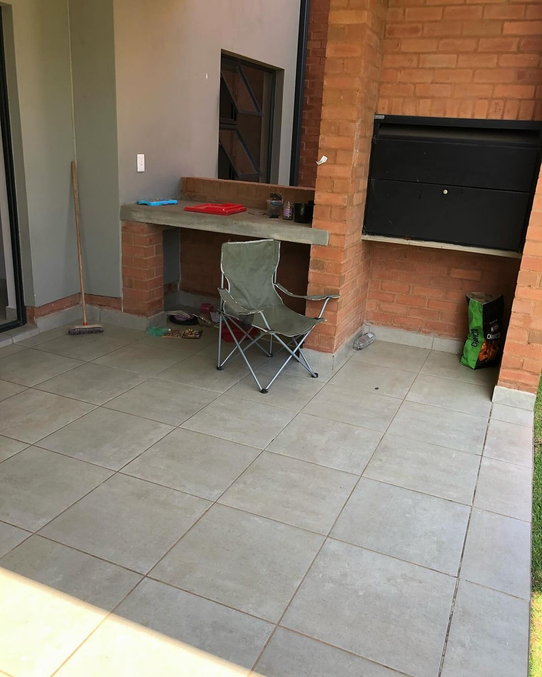 Bedroom Move-In Clean — before Dynamic Express Consultants cleaned it